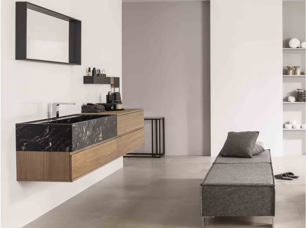 Crystal White (25 x 44.3cm)