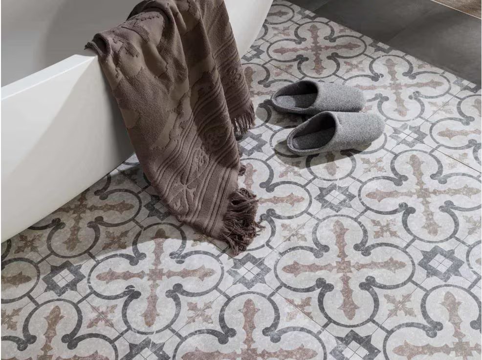 Barcelona C (59.6 x 59.6cm)