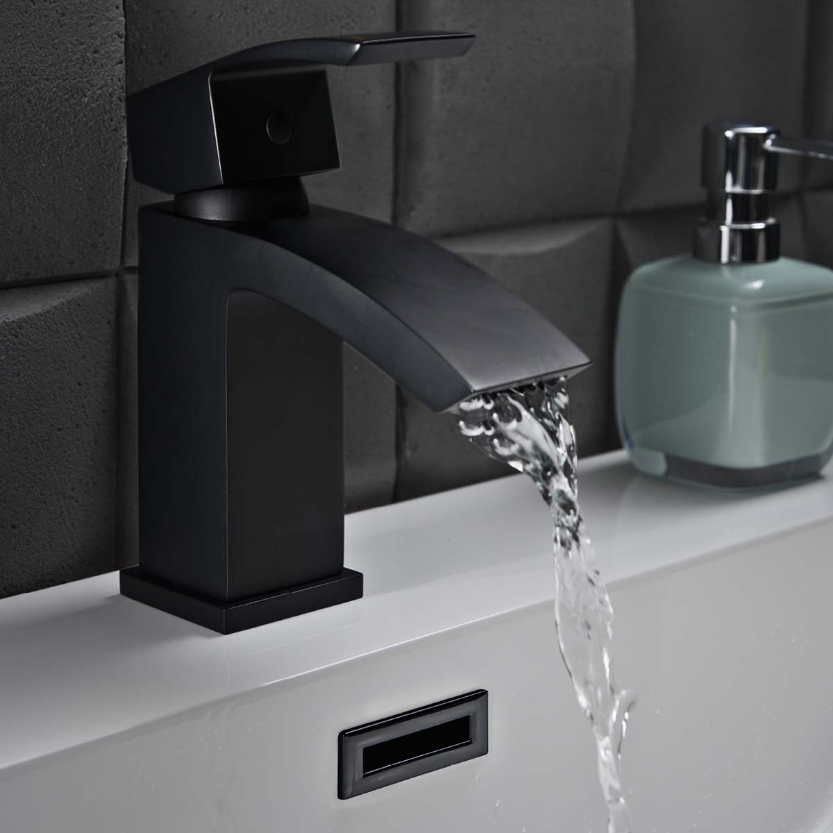 MOQ 5 Descent Black Mono Basin Mixer