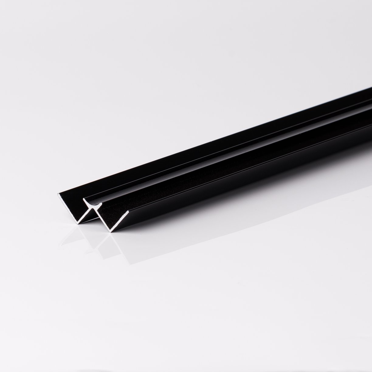 10mm Black Metal Internal 2.4m