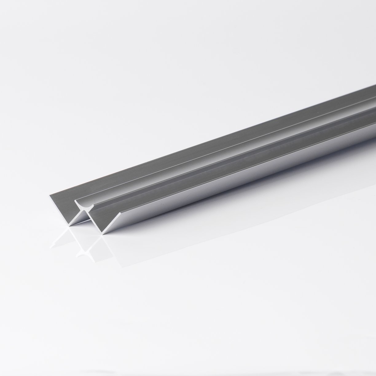 10mm Matt Sil Metal Internal Corner 2.4m