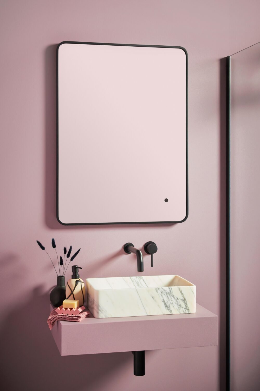 Soft Square LED 600x800 Mirror Black Frame