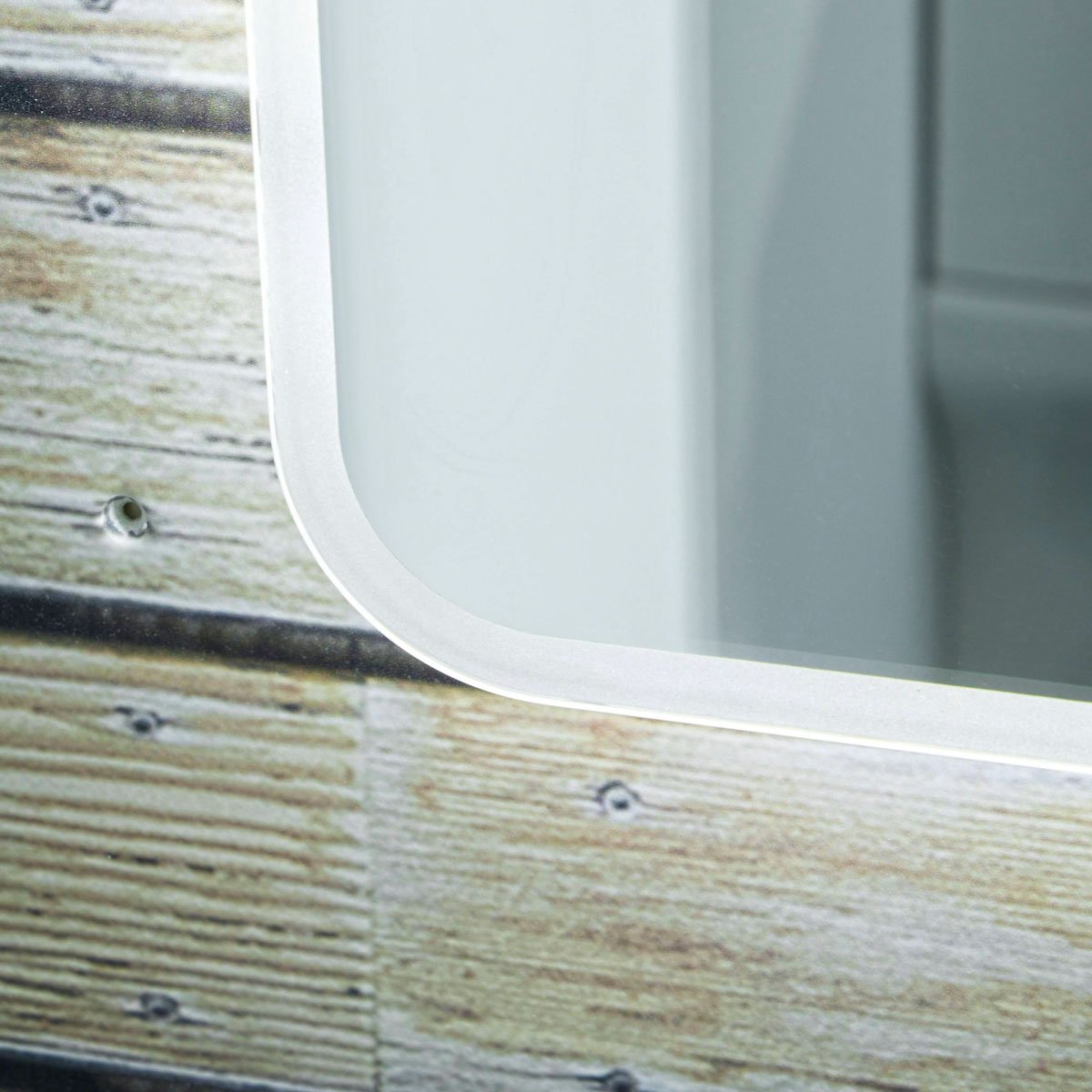 MOQ Vivid LED Mirror 700 x 500mm (corran)