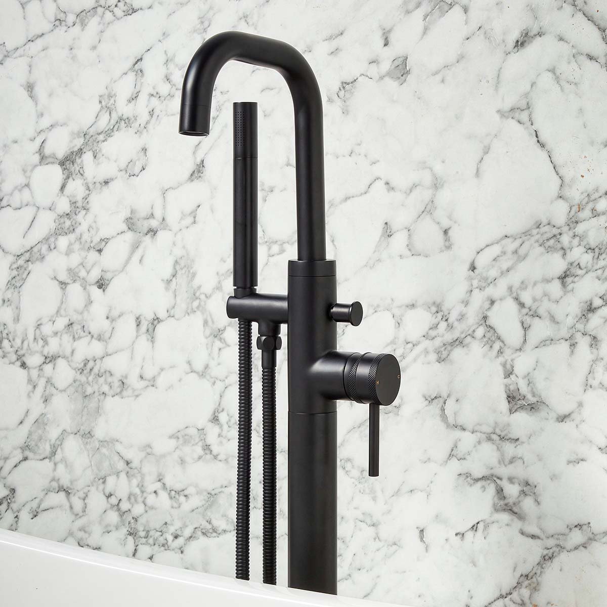 MOQ Core Freestanding Bath Shower Mixer Black