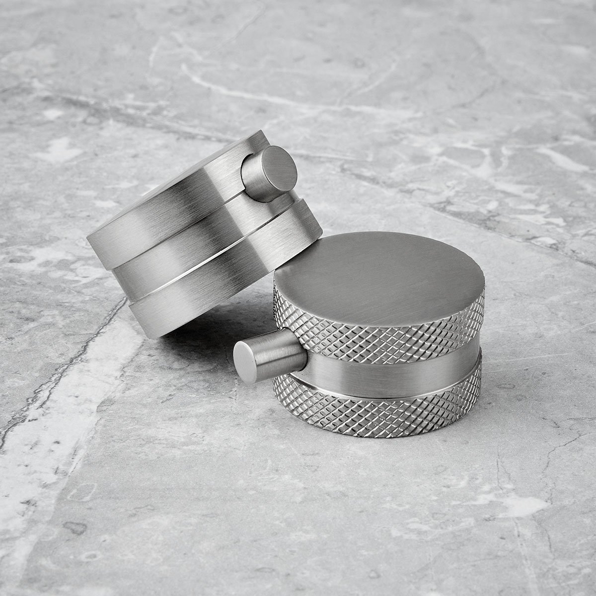 MOQ Core Round Rigid Riser Shower Chrome