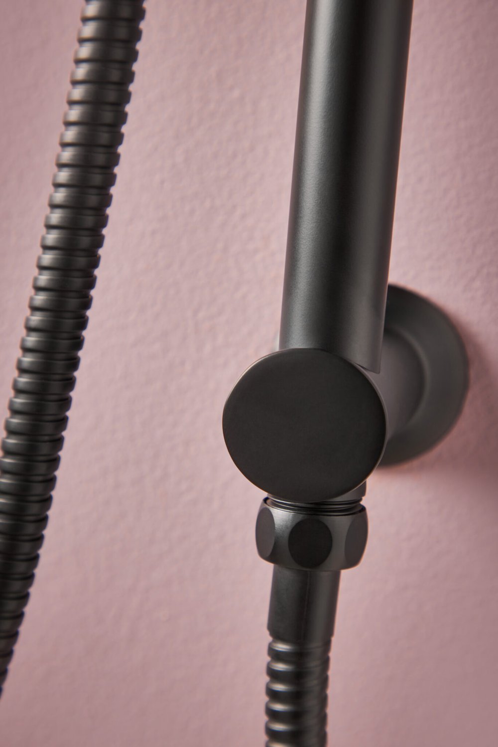 Riser Rail Concealed Black