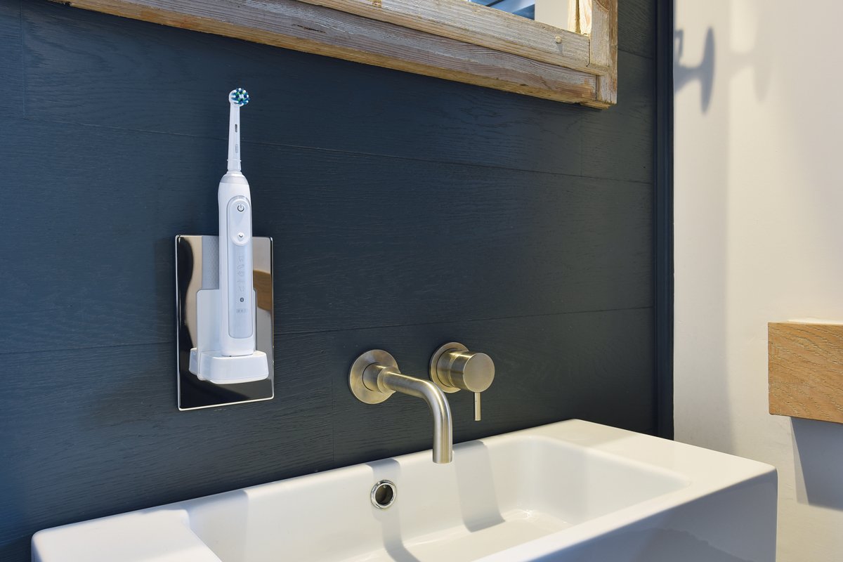 Polished Steel (Chrome Effect) Frame for Toothbrush Charger (PV10)