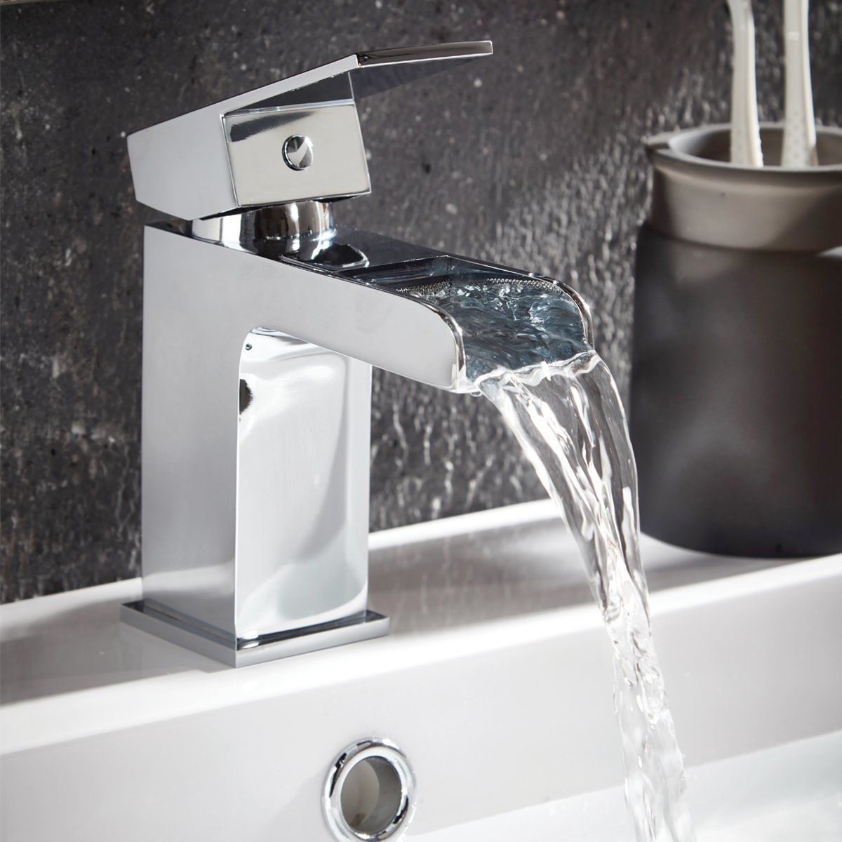 MOQ 100 Victoria Mono Basin Mixer with Push Waste